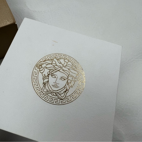 Versace Womens Watch Gold Medusa - Picture 10 of 10